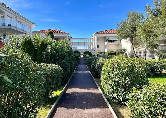 Modern W Terrace 250m From & Pool Διαμέρισμα *
