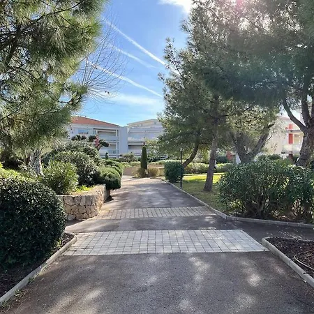 شقة Modern W Terrace 250m From & Pool